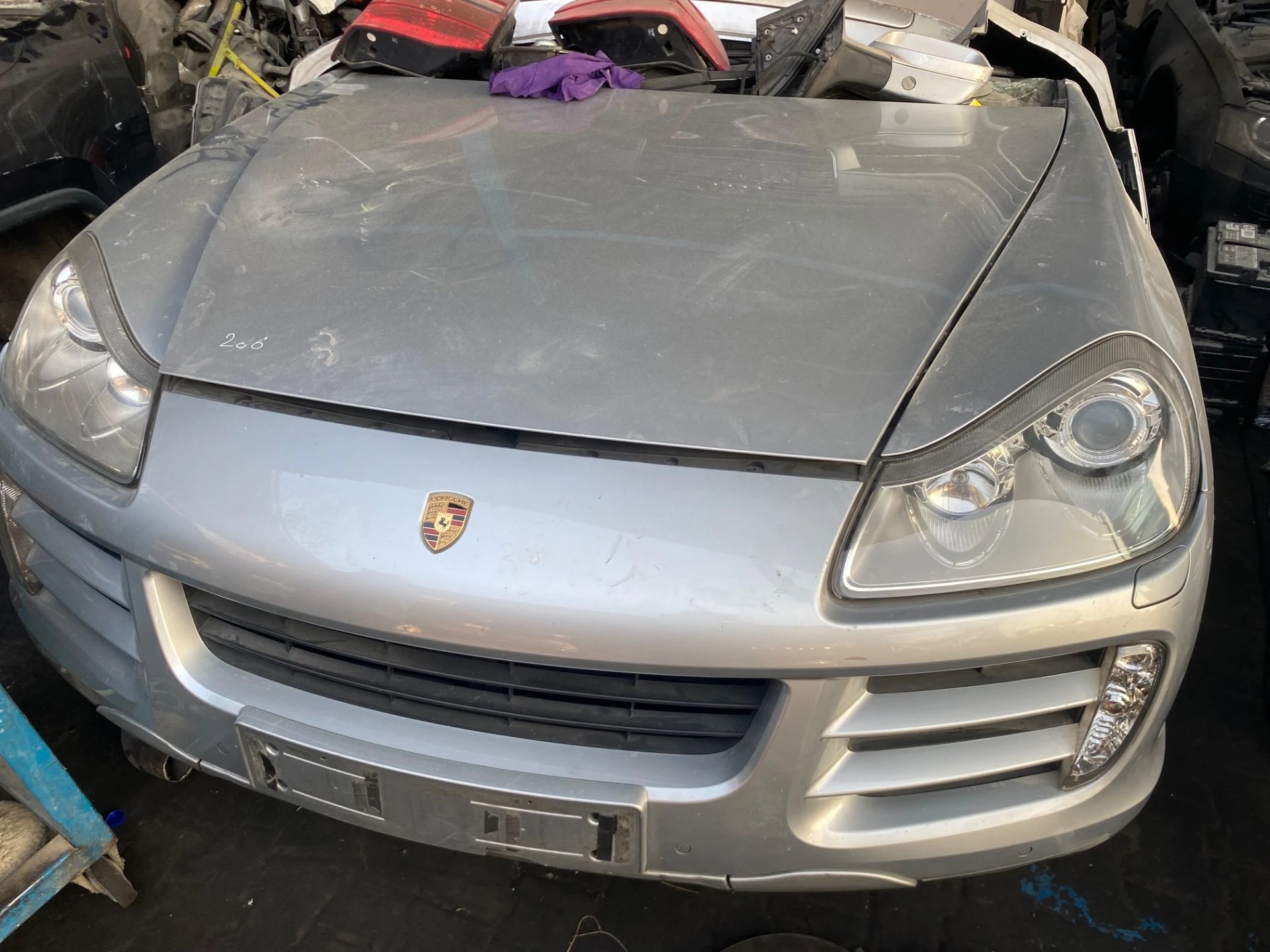 Капот и передняя часть Porsche Cayenne